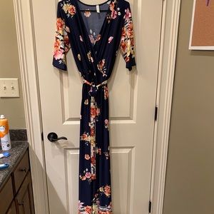 Boutique maxi dress up